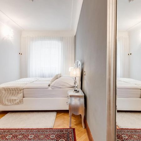 Charles Bridge Royal Apartments - Castle District Прага Экстерьер фото