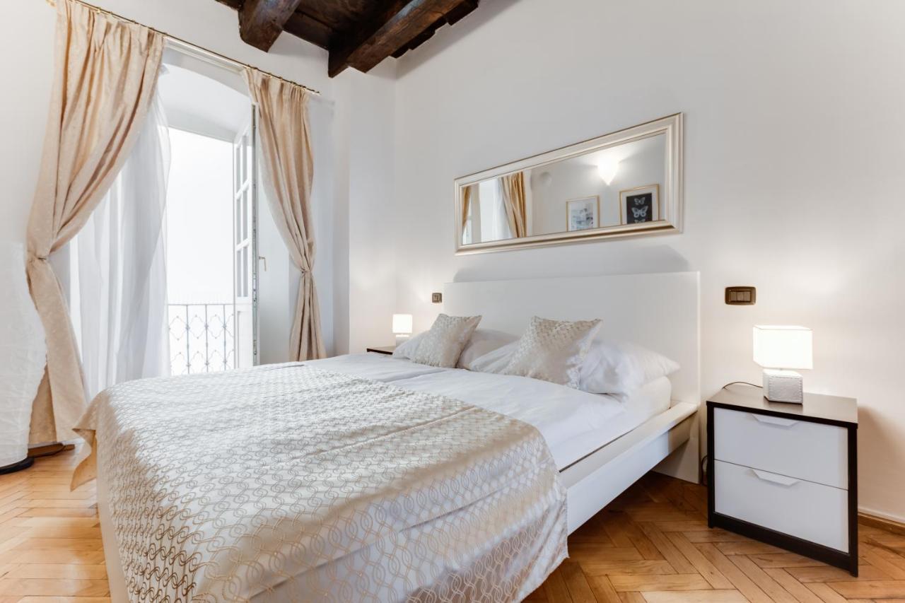 Charles Bridge Royal Apartments - Castle District Прага Экстерьер фото