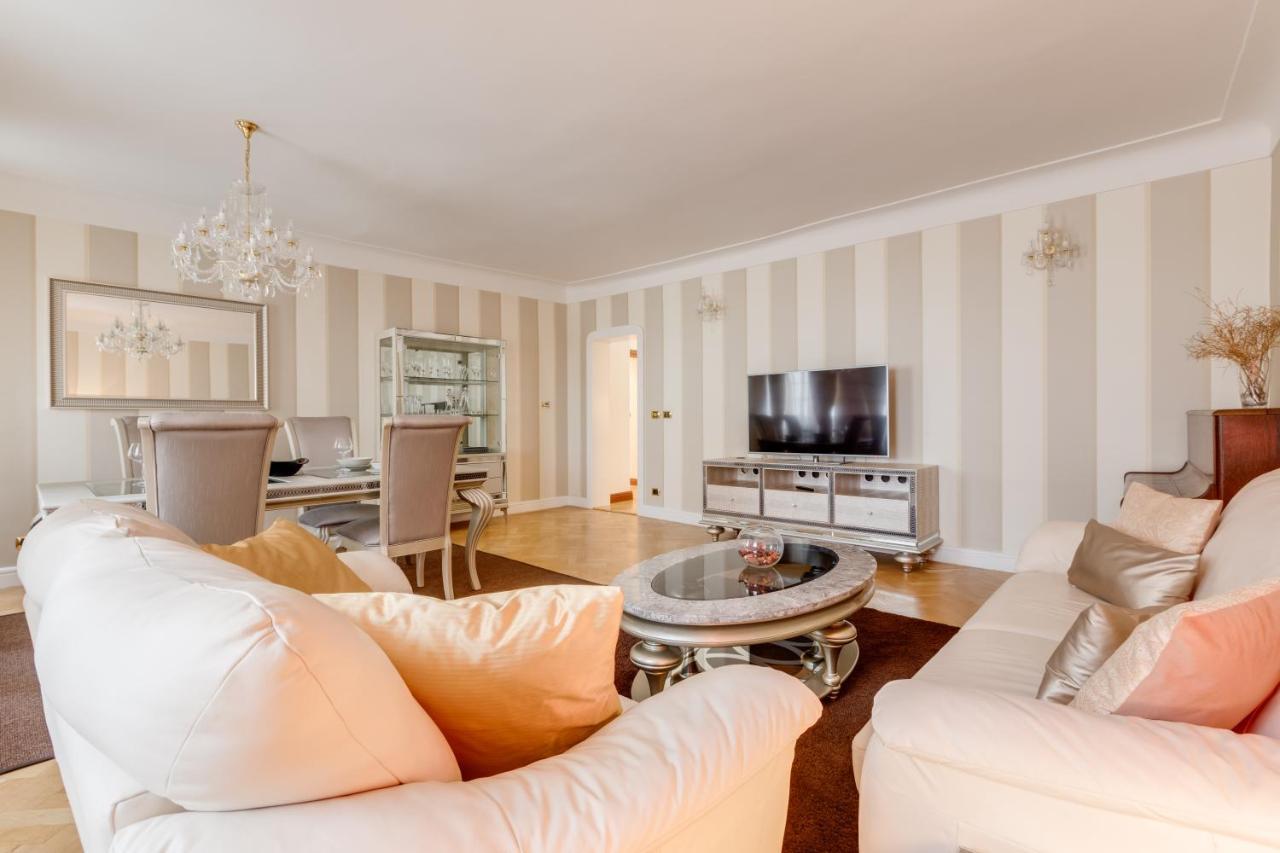 Charles Bridge Royal Apartments - Castle District Прага Экстерьер фото