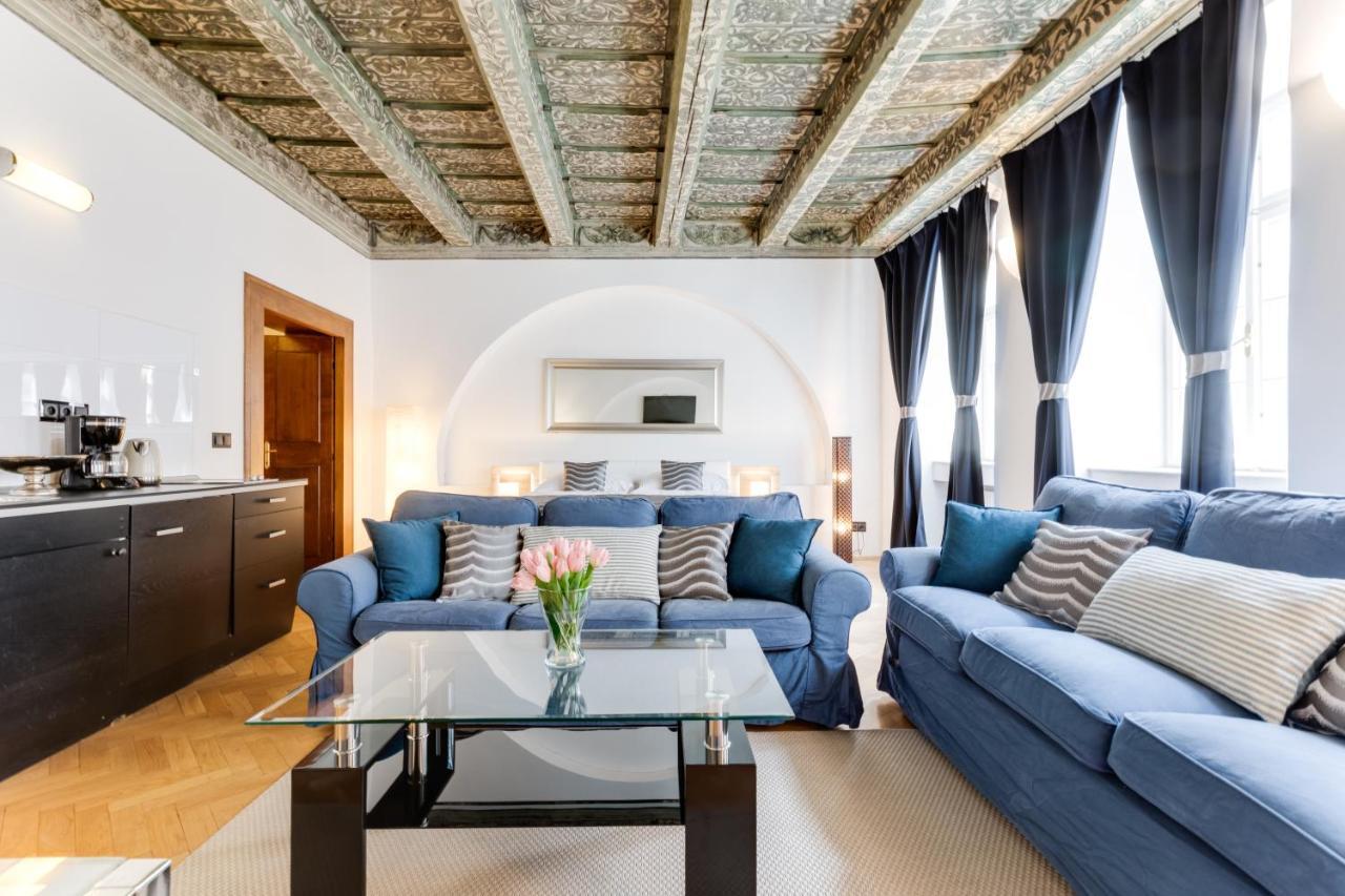Charles Bridge Royal Apartments - Castle District Прага Экстерьер фото