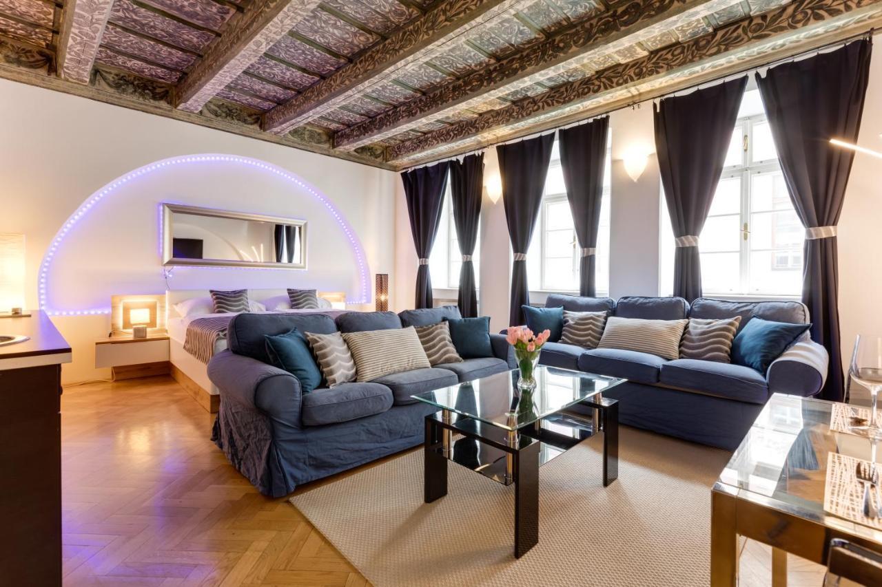Charles Bridge Royal Apartments - Castle District Прага Экстерьер фото
