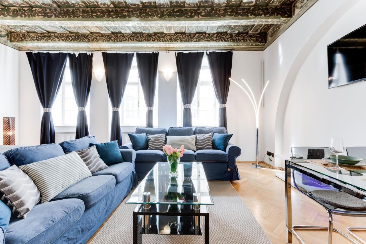 Charles Bridge Royal Apartments - Castle District Прага Экстерьер фото